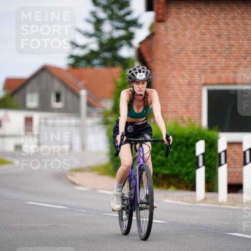31.08.2025 - Elbe Triathlon Hamburg Michael Burmester http://msf.ph/oto/8689587 31.08.2025 16:30:59 Radfahren  meine-sportfotos.de