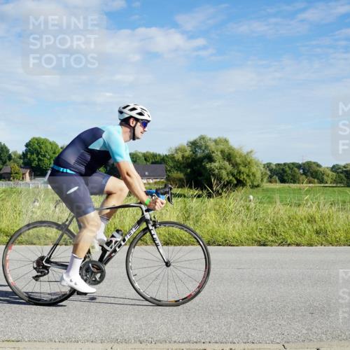 31.08.2025 - Elbe Triathlon Hamburg Michael Burmester http://msf.ph/oto/8689602 31.08.2025 09:25:52 Radfahren 334, 348, 424, 507, 525, 550, 554, 579, 625 meine-sportfotos.de