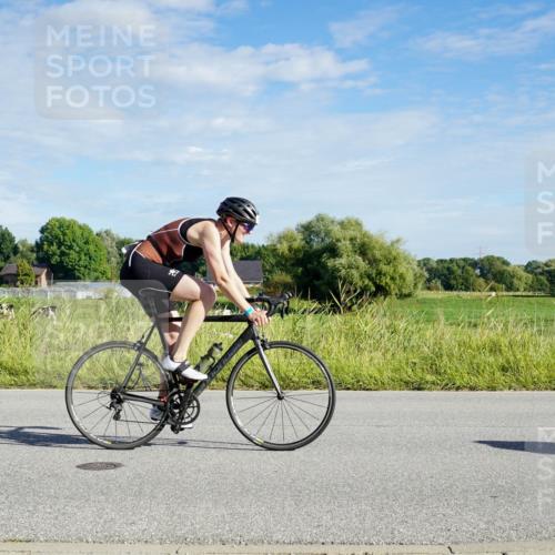 31.08.2025 - Elbe Triathlon Hamburg Michael Burmester http://msf.ph/oto/8689737 31.08.2025 09:27:53 Radfahren 324, 624 meine-sportfotos.de