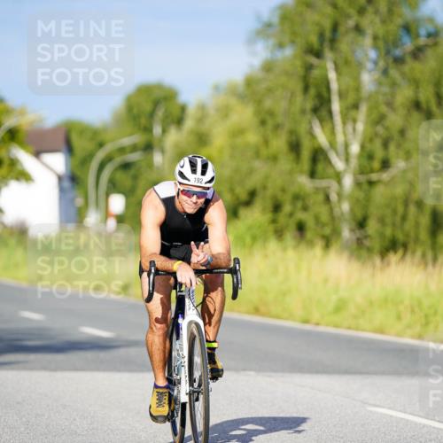 31.08.2025 - Elbe Triathlon Hamburg Michael Burmester http://msf.ph/oto/8689813 31.08.2025 08:44:25 Radfahren 192, 193 meine-sportfotos.de
