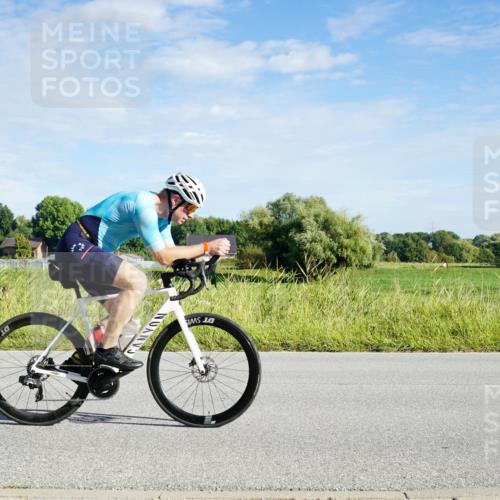 31.08.2025 - Elbe Triathlon Hamburg Michael Burmester http://msf.ph/oto/8689814 31.08.2025 09:29:13 Radfahren 165, 359, 377, 660 meine-sportfotos.de