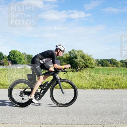 31.08.2025 - Elbe Triathlon Hamburg Michael Burmester http://msf.ph/oto/8689821 31.08.2025 09:29:23 Radfahren 357, 566, 770 meine-sportfotos.de