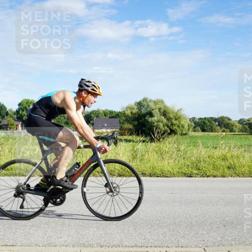 31.08.2025 - Elbe Triathlon Hamburg Michael Burmester http://msf.ph/oto/8689824 31.08.2025 09:29:24 Radfahren 357, 566, 770 meine-sportfotos.de