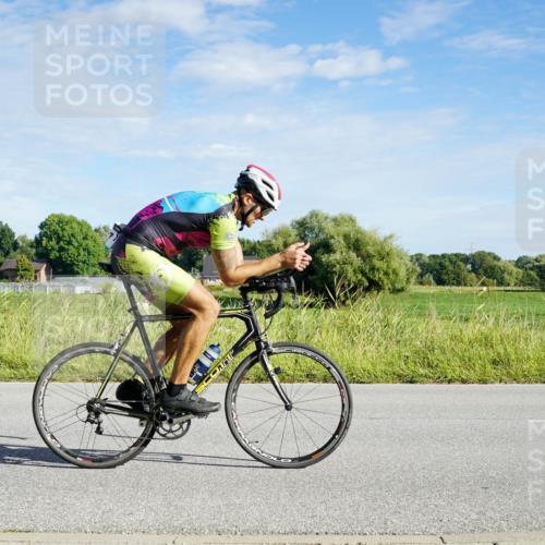 31.08.2025 - Elbe Triathlon Hamburg Michael Burmester http://msf.ph/oto/8689854 31.08.2025 09:30:11 Radfahren 213, 427, 431, 527, 613, 617 meine-sportfotos.de