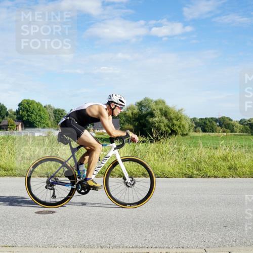 31.08.2025 - Elbe Triathlon Hamburg Michael Burmester http://msf.ph/oto/8689895 31.08.2025 09:30:44 Radfahren 192, 364, 413, 421, 669, 684, 756 meine-sportfotos.de