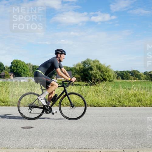 31.08.2025 - Elbe Triathlon Hamburg Michael Burmester http://msf.ph/oto/8689898 31.08.2025 09:30:46 Radfahren 192, 332, 413, 602, 669, 684, 756 meine-sportfotos.de
