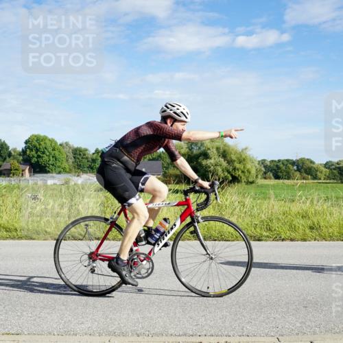31.08.2025 - Elbe Triathlon Hamburg Michael Burmester http://msf.ph/oto/8690017 31.08.2025 09:33:02 Radfahren 184, 381, 495, 502 meine-sportfotos.de