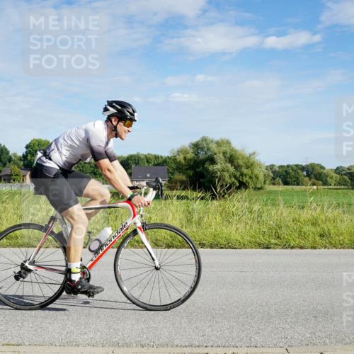 31.08.2025 - Elbe Triathlon Hamburg Michael Burmester http://msf.ph/oto/8690111 31.08.2025 09:34:37 Radfahren 228, 257, 410 meine-sportfotos.de