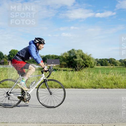 31.08.2025 - Elbe Triathlon Hamburg Michael Burmester http://msf.ph/oto/8690122 31.08.2025 09:34:55 Radfahren 264, 375, 422, 440, 537, 568, 606, 727 meine-sportfotos.de