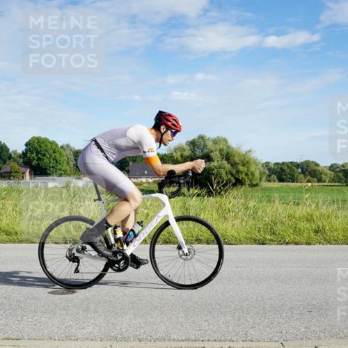 31.08.2025 - Elbe Triathlon Hamburg Michael Burmester http://msf.ph/oto/8690127 31.08.2025 09:34:57 Radfahren 264, 422, 428, 440, 537, 568, 606, 727 meine-sportfotos.de