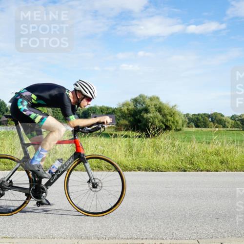 31.08.2025 - Elbe Triathlon Hamburg Michael Burmester http://msf.ph/oto/8690140 31.08.2025 09:35:06 Radfahren 425, 428, 446, 447, 730 meine-sportfotos.de