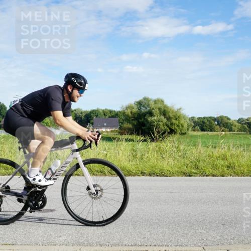 31.08.2025 - Elbe Triathlon Hamburg Michael Burmester http://msf.ph/oto/8690145 31.08.2025 09:35:13 Radfahren 250, 425, 446, 532, 730, 766 meine-sportfotos.de