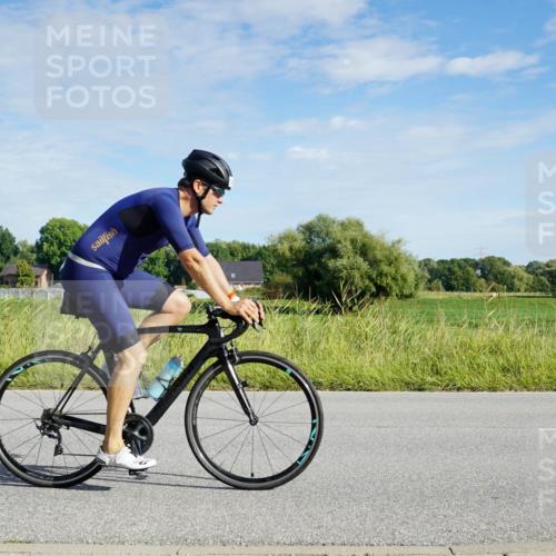 31.08.2025 - Elbe Triathlon Hamburg Michael Burmester http://msf.ph/oto/8690201 31.08.2025 09:36:11 Radfahren 372, 390, 483, 561, 744, 746, 761 meine-sportfotos.de