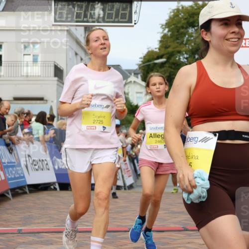 31.08.2025 - 21. Blankeneser Heldenlauf Strokosch-Dieckow http://msf.ph/oto/8690223 31.08.2025 10:27:27 Ziel 2715, 2463, 2725, 2533, 2709 meine-sportfotos.de