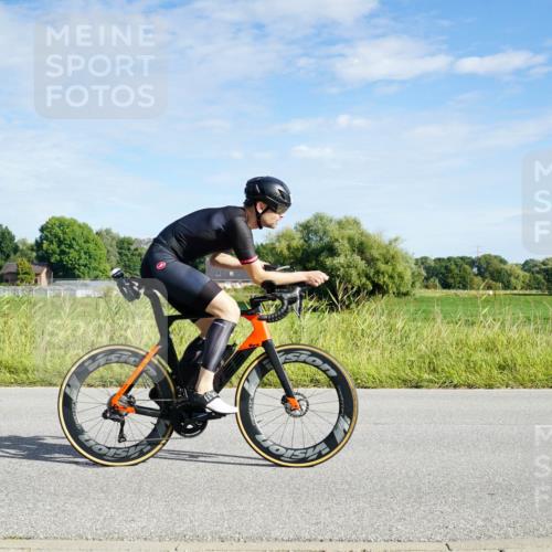 31.08.2025 - Elbe Triathlon Hamburg Michael Burmester http://msf.ph/oto/8690229 31.08.2025 09:36:46 Radfahren 429, 651, 703 meine-sportfotos.de