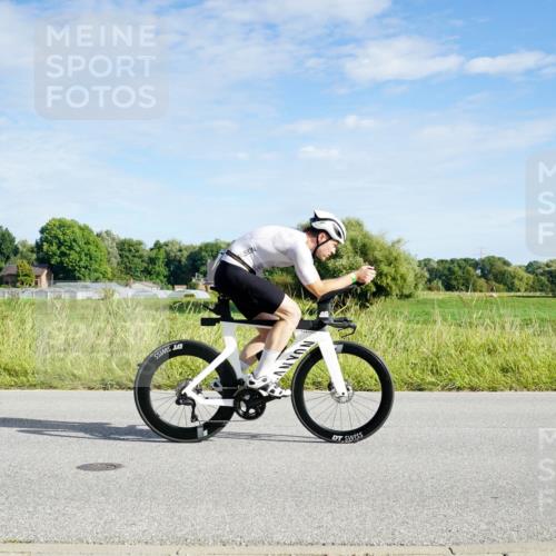 31.08.2025 - Elbe Triathlon Hamburg Michael Burmester http://msf.ph/oto/8690242 31.08.2025 09:37:07 Radfahren 254, 309, 436, 470, 626, 677, 695, 747 meine-sportfotos.de