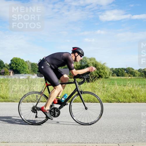 31.08.2025 - Elbe Triathlon Hamburg Michael Burmester http://msf.ph/oto/8690370 31.08.2025 09:38:45 Radfahren 255, 308, 373, 596, 639, 642 meine-sportfotos.de