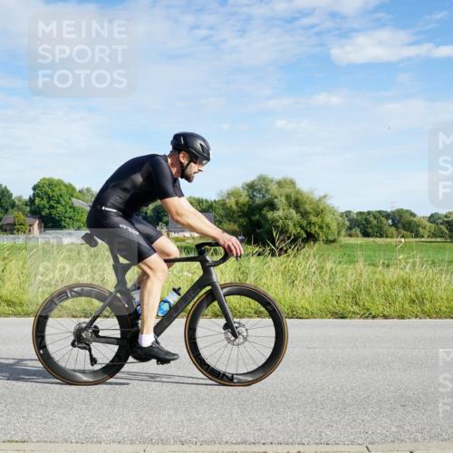 31.08.2025 - Elbe Triathlon Hamburg Michael Burmester http://msf.ph/oto/8690446 31.08.2025 09:40:08 Radfahren 265, 316, 348, 434, 471, 499, 525, 536, 652, 698, 725 meine-sportfotos.de