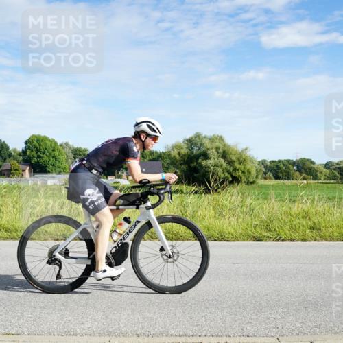 31.08.2025 - Elbe Triathlon Hamburg Michael Burmester http://msf.ph/oto/8690505 31.08.2025 09:40:56 Radfahren 258, 320, 546, 550, 558, 564, 601, 645, 711, 748 meine-sportfotos.de