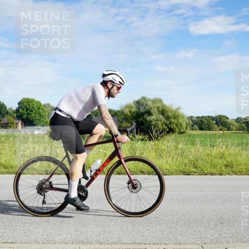 31.08.2025 - Elbe Triathlon Hamburg Michael Burmester http://msf.ph/oto/8690508 31.08.2025 09:40:57 Radfahren 258, 320, 496, 546, 550, 558, 564, 601, 645, 711, 748 meine-sportfotos.de