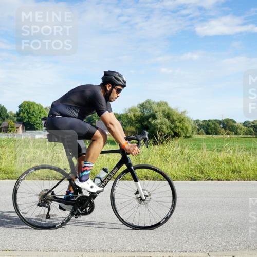 31.08.2025 - Elbe Triathlon Hamburg Michael Burmester http://msf.ph/oto/8690511 31.08.2025 09:40:58 Radfahren 258, 320, 496, 546, 550, 558, 564, 601, 711, 748 meine-sportfotos.de