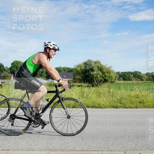 31.08.2025 - Elbe Triathlon Hamburg Michael Burmester http://msf.ph/oto/8690639 31.08.2025 09:43:01 Radfahren 321, 324, 414, 623, 624, 732, 795, 833, 837 meine-sportfotos.de