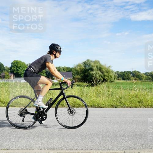 31.08.2025 - Elbe Triathlon Hamburg Michael Burmester http://msf.ph/oto/8690656 31.08.2025 09:43:25 Radfahren 249, 383, 519, 567, 680, 835 meine-sportfotos.de