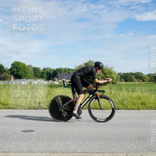 31.08.2025 - Elbe Triathlon Hamburg Michael Burmester http://msf.ph/oto/8690677 31.08.2025 09:43:53 Radfahren 377, 450, 563, 610, 634, 770 meine-sportfotos.de