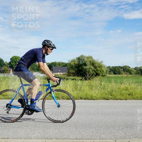 31.08.2025 - Elbe Triathlon Hamburg Michael Burmester http://msf.ph/oto/8690681 31.08.2025 09:43:56 Radfahren 281, 377, 450, 563, 610, 634, 770, 864 meine-sportfotos.de