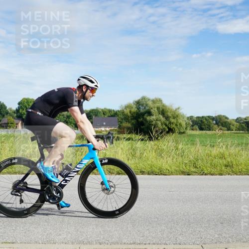 31.08.2025 - Elbe Triathlon Hamburg Michael Burmester http://msf.ph/oto/8690682 31.08.2025 09:43:57 Radfahren 281, 450, 562, 563, 610, 634, 770, 864 meine-sportfotos.de