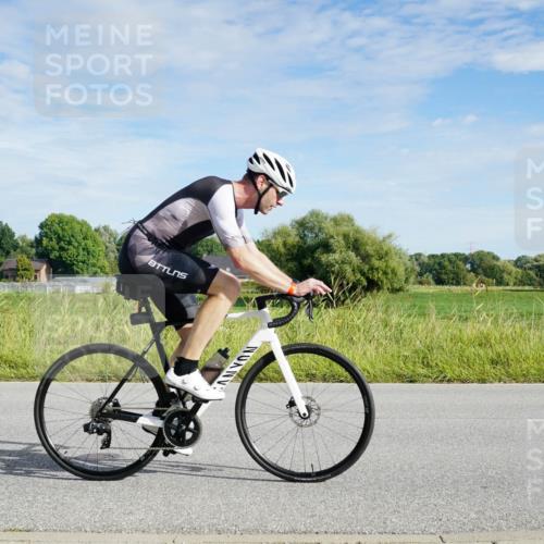 31.08.2025 - Elbe Triathlon Hamburg Michael Burmester http://msf.ph/oto/8690711 31.08.2025 09:44:54 Radfahren 292, 357, 527, 613, 617, 773, 823, 881 meine-sportfotos.de