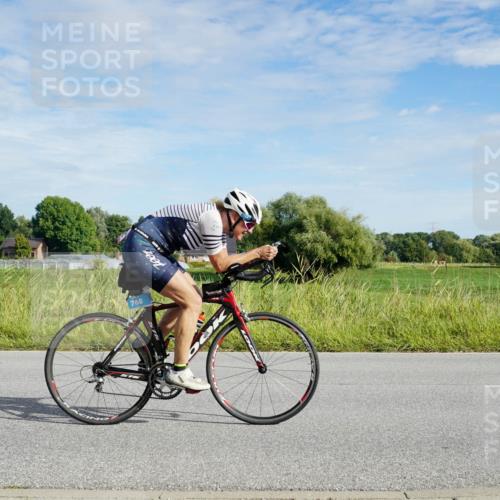 31.08.2025 - Elbe Triathlon Hamburg Michael Burmester http://msf.ph/oto/8690717 31.08.2025 09:44:59 Radfahren 292, 357, 469, 527, 613, 773, 896 meine-sportfotos.de
