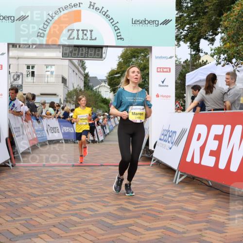 31.08.2025 - 21. Blankeneser Heldenlauf Strokosch-Dieckow http://msf.ph/oto/8690719 31.08.2025 10:26:59 Ziel 2364, 2468, 2393, 2380 meine-sportfotos.de