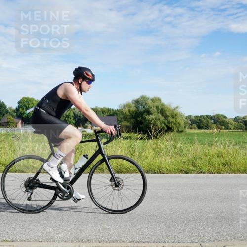 31.08.2025 - Elbe Triathlon Hamburg Michael Burmester http://msf.ph/oto/8690737 31.08.2025 09:45:31 Radfahren 393, 431, 566, 607, 660, 664, 708, 709, 756 meine-sportfotos.de