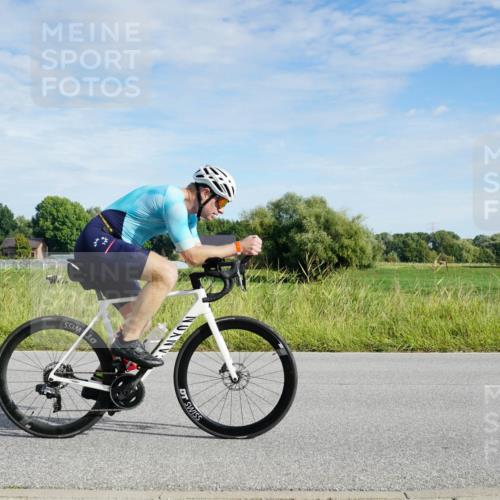 31.08.2025 - Elbe Triathlon Hamburg Michael Burmester http://msf.ph/oto/8690740 31.08.2025 09:45:37 Radfahren 392, 393, 607, 633, 660, 700, 708, 709, 786, 808, 826 meine-sportfotos.de