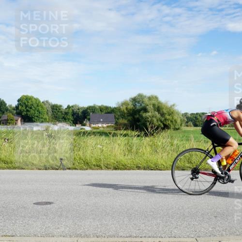 31.08.2025 - Elbe Triathlon Hamburg Michael Burmester http://msf.ph/oto/8690746 31.08.2025 09:45:42 Radfahren 392, 534, 633, 700, 786, 808, 826, 930 meine-sportfotos.de