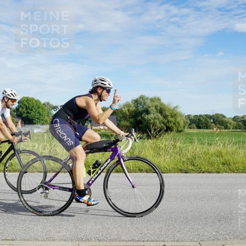 31.08.2025 - Elbe Triathlon Hamburg Michael Burmester http://msf.ph/oto/8690761 31.08.2025 09:46:07 Radfahren 463, 464, 553, 600, 740, 803, 820, 876, 906 meine-sportfotos.de