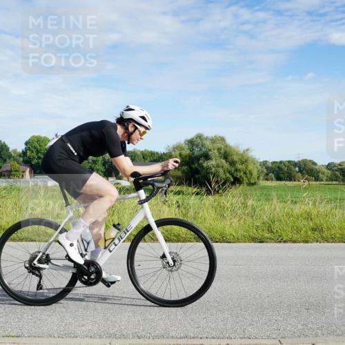 31.08.2025 - Elbe Triathlon Hamburg Michael Burmester http://msf.ph/oto/8690768 31.08.2025 09:46:12 Radfahren 600, 694, 803, 820, 876 meine-sportfotos.de