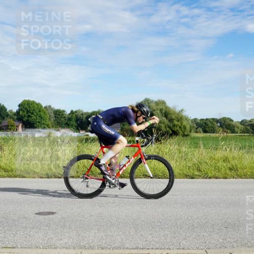 31.08.2025 - Elbe Triathlon Hamburg Michael Burmester http://msf.ph/oto/8690785 31.08.2025 09:46:32 Radfahren 421, 439, 494, 599, 666, 816, 909 meine-sportfotos.de