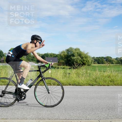 31.08.2025 - Elbe Triathlon Hamburg Michael Burmester http://msf.ph/oto/8690860 31.08.2025 09:48:14 Radfahren 425, 440, 510, 577, 618, 713, 807, 880 meine-sportfotos.de