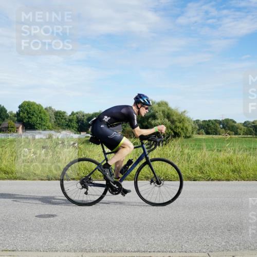 31.08.2025 - Elbe Triathlon Hamburg Michael Burmester http://msf.ph/oto/8690878 31.08.2025 09:48:36 Radfahren 441, 682, 696, 878 meine-sportfotos.de