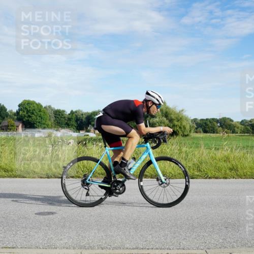 31.08.2025 - Elbe Triathlon Hamburg Michael Burmester http://msf.ph/oto/8690904 31.08.2025 09:49:09 Radfahren 319, 492, 532, 614, 710, 726 meine-sportfotos.de