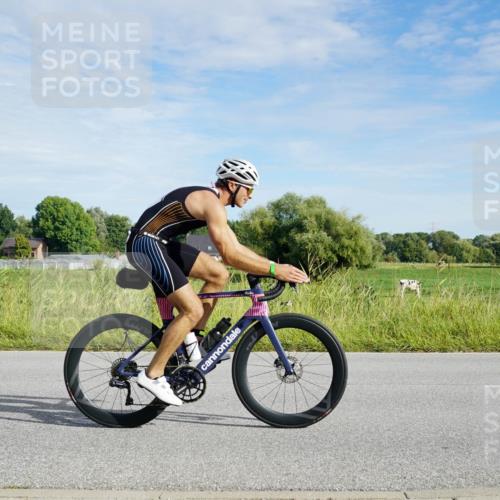 31.08.2025 - Elbe Triathlon Hamburg Michael Burmester http://msf.ph/oto/8690969 31.08.2025 09:50:51 Radfahren 397, 470, 596, 689, 730, 735, 812, 832, 861, 918 meine-sportfotos.de
