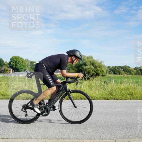 31.08.2025 - Elbe Triathlon Hamburg Michael Burmester http://msf.ph/oto/8690975 31.08.2025 09:51:00 Radfahren 597, 690, 744 meine-sportfotos.de