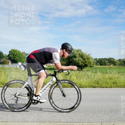 31.08.2025 - Elbe Triathlon Hamburg Michael Burmester http://msf.ph/oto/8691002 31.08.2025 09:51:36 Radfahren 372, 435, 482, 493, 512, 529, 557, 693, 752, 801, 818, 836, 890 meine-sportfotos.de