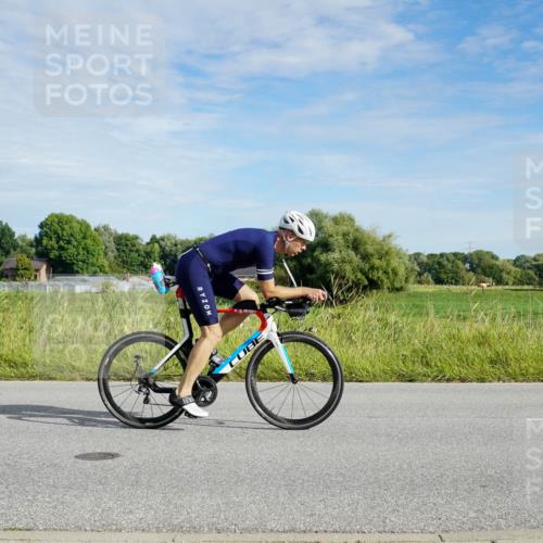 31.08.2025 - Elbe Triathlon Hamburg Michael Burmester http://msf.ph/oto/8691019 31.08.2025 09:51:58 Radfahren 390, 403, 479, 651, 761, 799, 817 meine-sportfotos.de