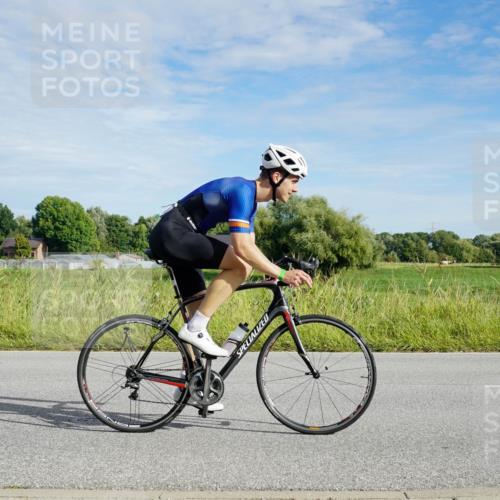 31.08.2025 - Elbe Triathlon Hamburg Michael Burmester http://msf.ph/oto/8691024 31.08.2025 09:52:05 Radfahren 403, 479 meine-sportfotos.de
