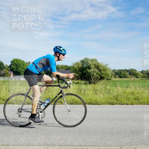 31.08.2025 - Elbe Triathlon Hamburg Michael Burmester http://msf.ph/oto/8691040 31.08.2025 09:52:33 Radfahren 327, 424, 575, 789 meine-sportfotos.de