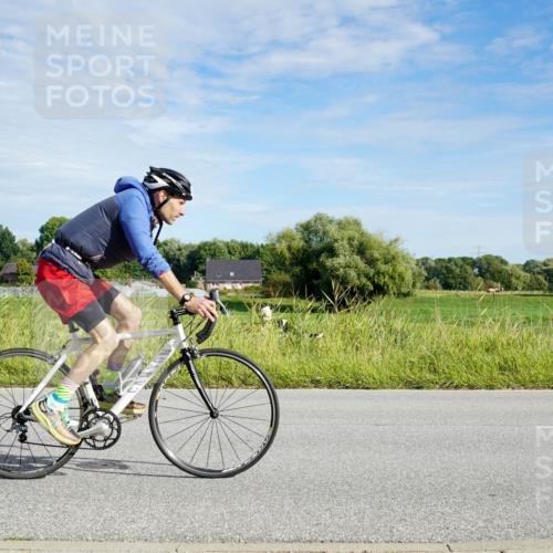 31.08.2025 - Elbe Triathlon Hamburg Michael Burmester http://msf.ph/oto/8691045 31.08.2025 09:52:44 Radfahren 606, 611, 741, 788, 809 meine-sportfotos.de