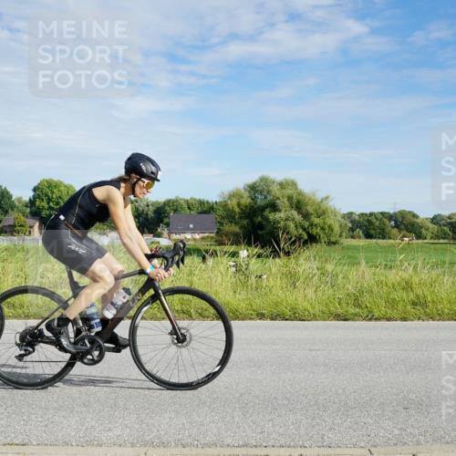 31.08.2025 - Elbe Triathlon Hamburg Michael Burmester http://msf.ph/oto/8691058 31.08.2025 09:53:05 Radfahren 453, 454, 457, 540, 687, 704, 736, 753, 870, 894 meine-sportfotos.de